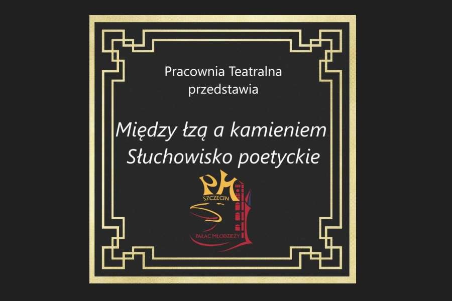 Kwadratowa ramka o złotych brzegach, czarne tło, na dole logo Pałacu w kształcie głowy gryfa