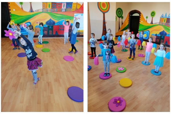 dwie fotografie przedstawiające bawiacych się przedszkolaków