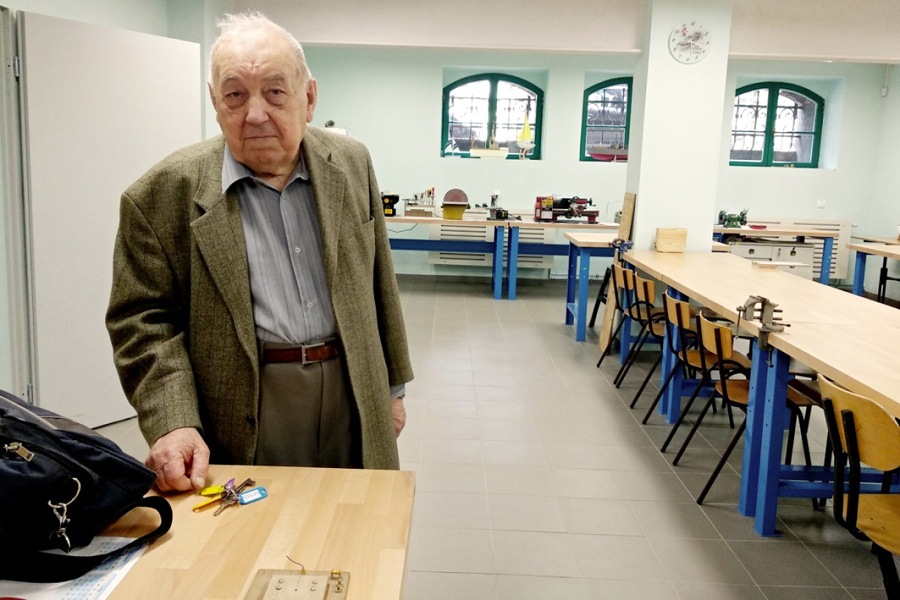 Fotografia naucyzciela Zenona Urbanowicza