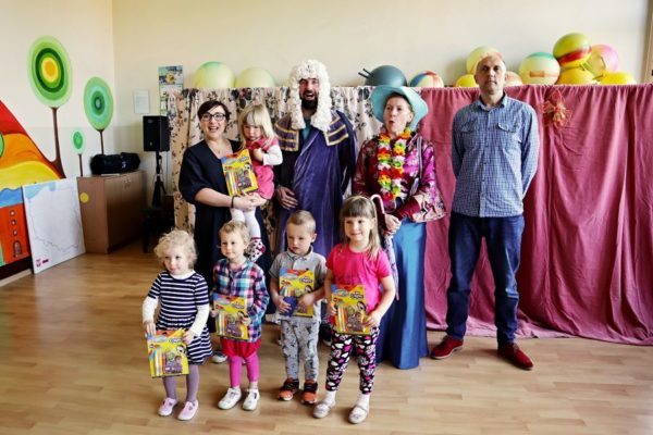 zdjęcie grupowe z aktoram