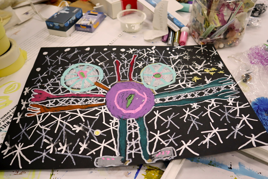 praca plastyczna przedstawiająca robota