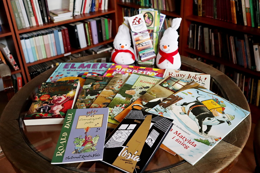 prezentacja książek zakupionych do biblioteki