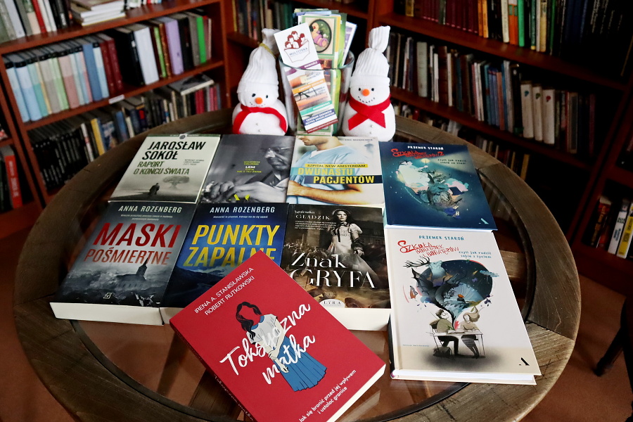 prezentacja książek zakupionych do biblioteki