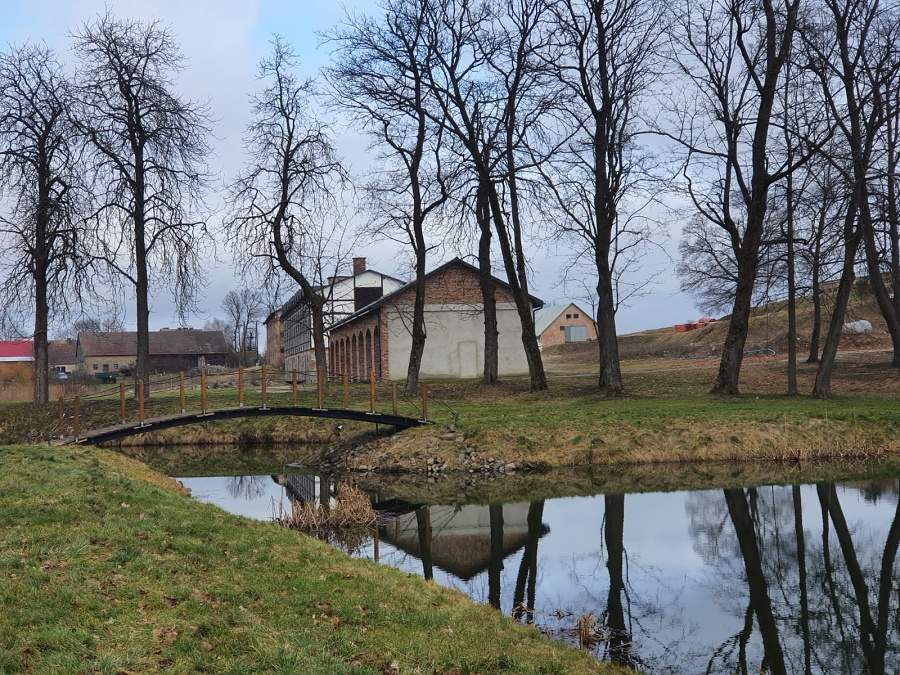 Widok na Pałac w Siemczynie