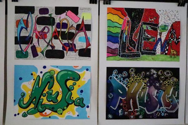 barwne napisy wykonane różnymi technikami