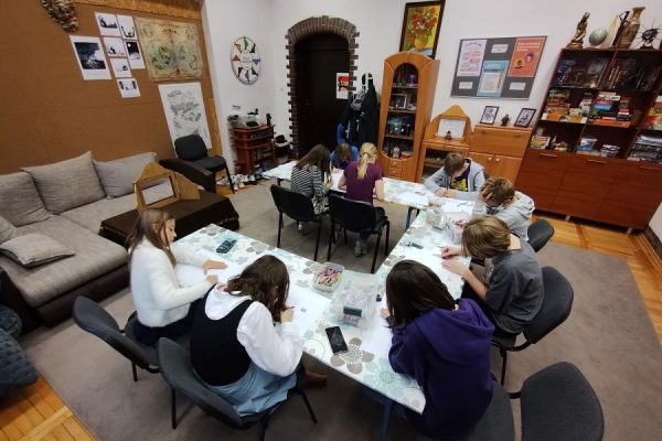 uczestnicy podczas zajęć