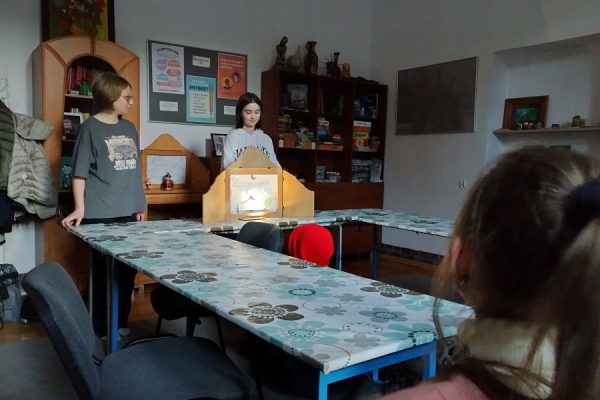 uczestnicy podczas zajęć