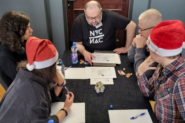 grupa uczestników w trakcie sesji RPG