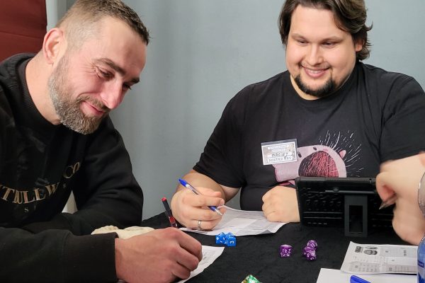 grupa uczestników w trakcie sesji RPG