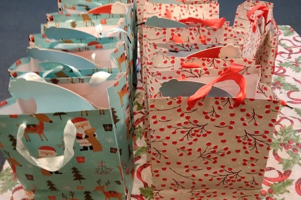 prezenty w torebkach