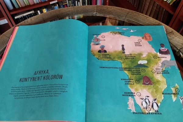 otwarta książka o Afryce