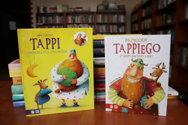 dwie książki na stole