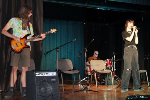 występ zespołu myzycznego