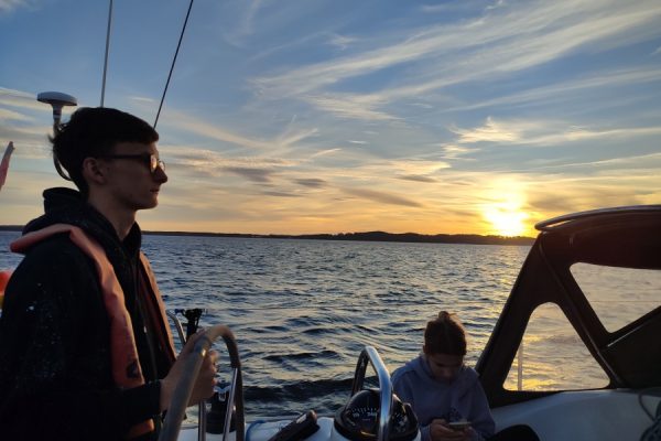 uczestnicy na jachcie