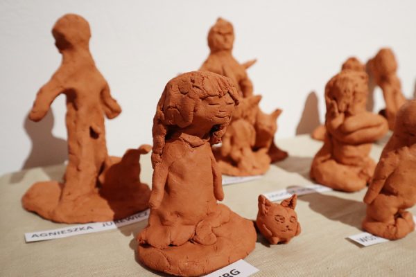 figurki z gliny prace dzieci