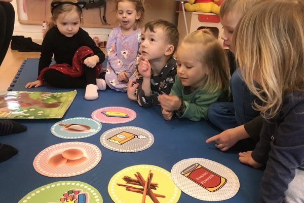 dzieci w trakcie zajęć