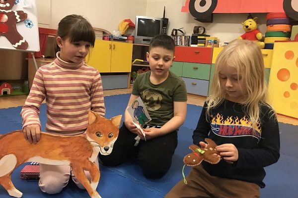 dzieci w trakcie zajęć